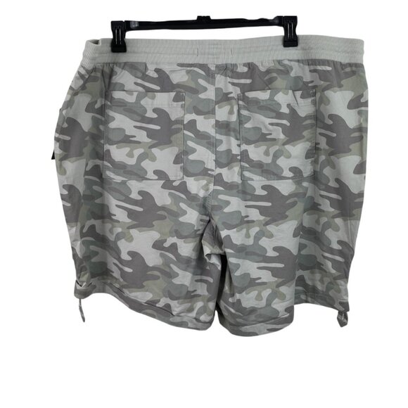 Stitch Star Womens Size 3X Camo Print Bermuda Shorts - Picture 2 of 9